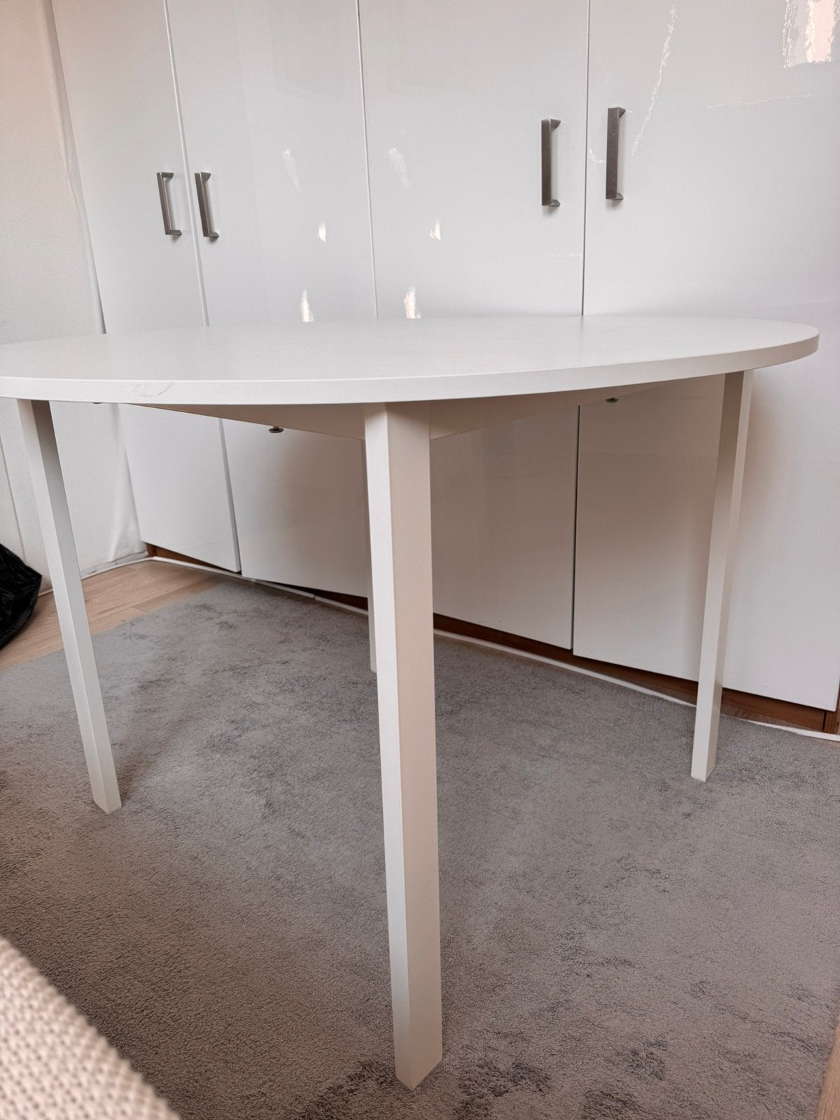100/100 cm eet tafel zonder problemen, Ophalen, Zo goed als nieuw