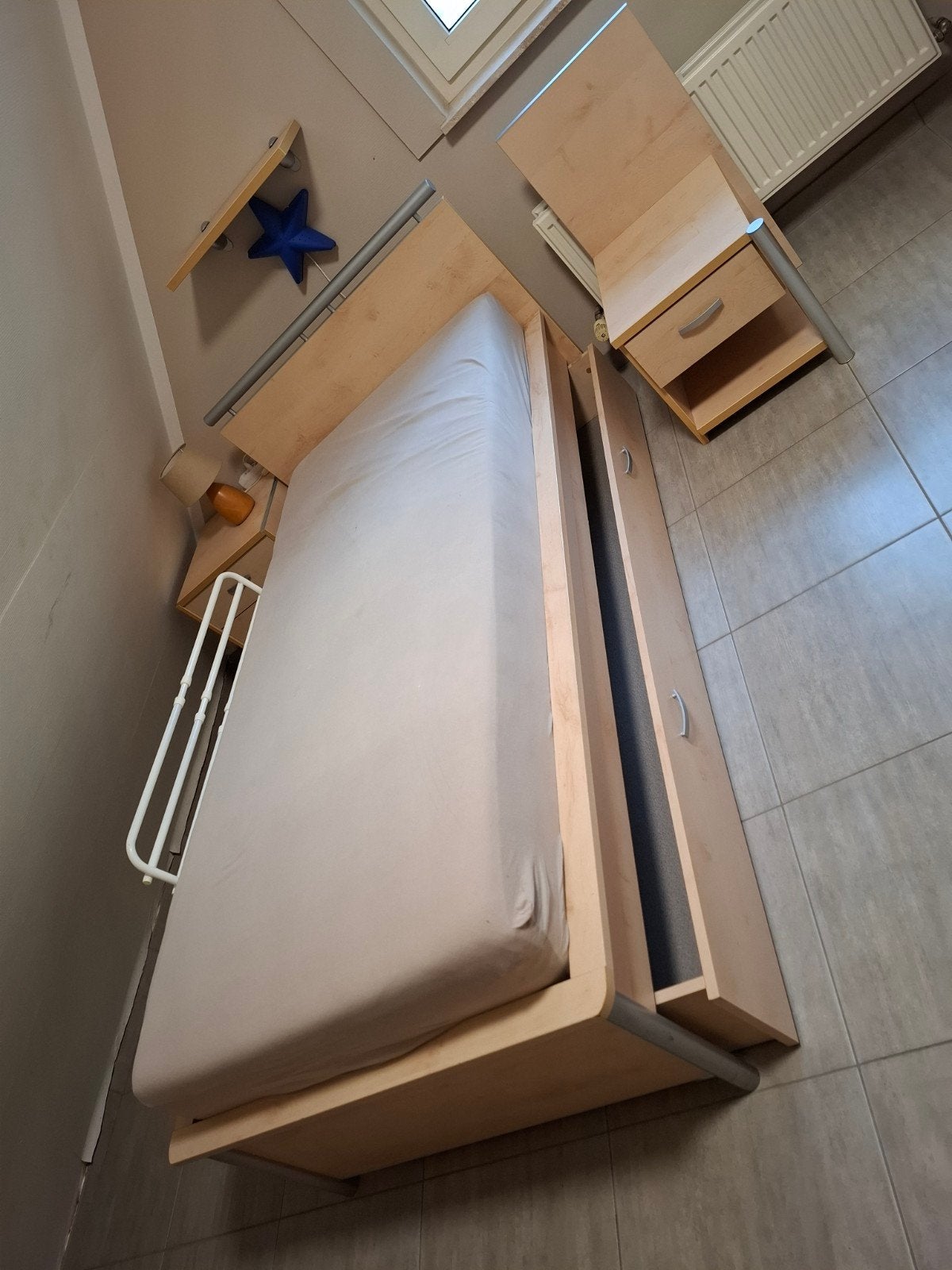 volledige tiener slaapkamer MOET VANDAAG WEG !!!, Ophalen, Zo goed als nieuw
