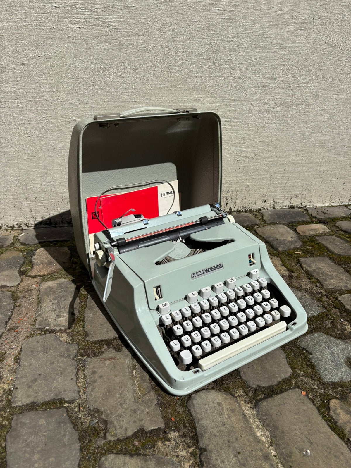 Machine à écrire Hermes 3000 dans sa boîte d'origine, Articles professionnels, Aménagement de Bureau & Magasin | Ordinateurs & Informatique