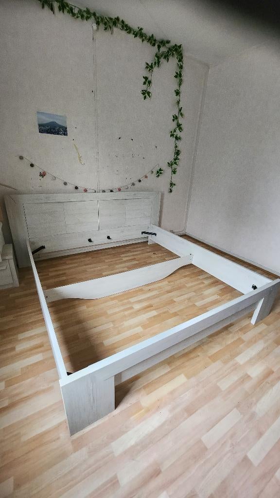 Cadre de lit, Gris, Enlèvement, Utilisé, 180 cm