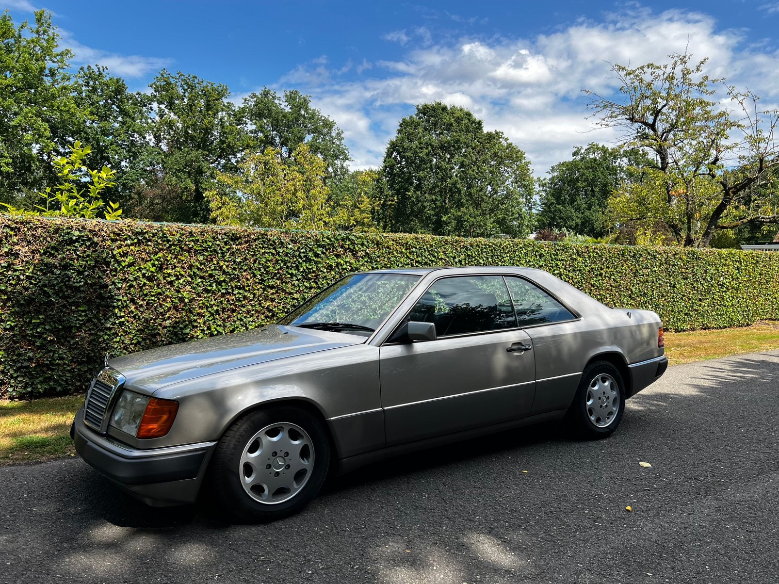 Oldtimer Mercedes W124 300CE Coupé 6 cylindres automatique, Autos, Cuir, Achat, Série 300, 2 portes