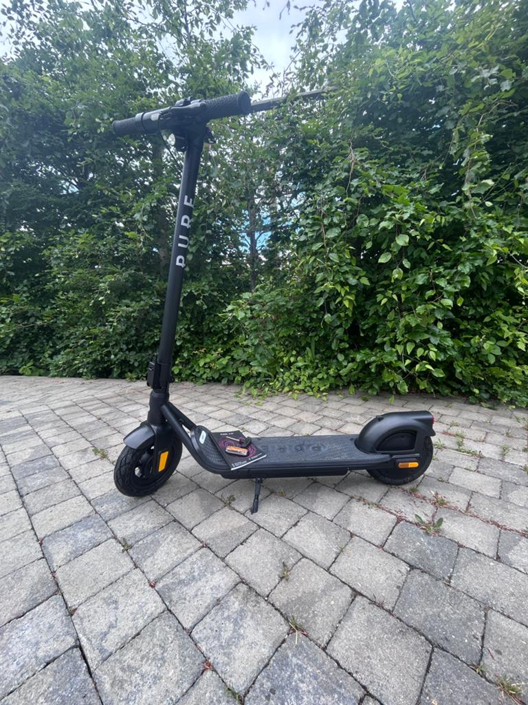 Trottinette électrique de marque PURE, Vélos & Vélomoteurs, Trottinettes, Comme neuf, Step électrique (E-scooter), Enlèvement ou Envoi