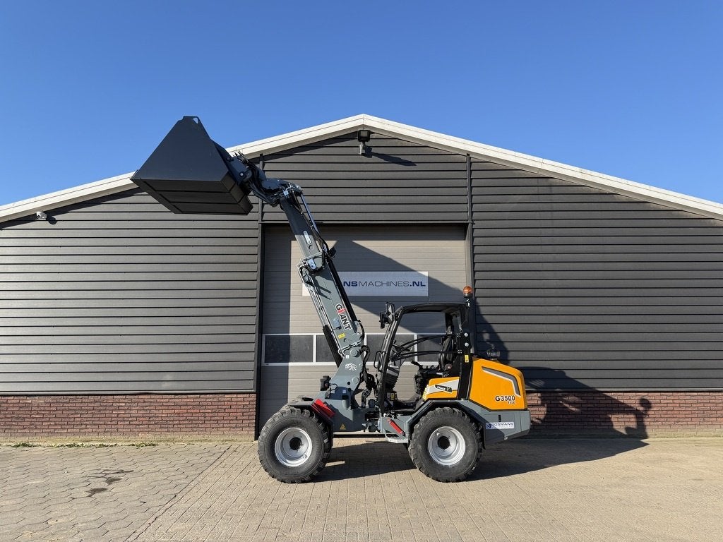 Giant G3500 TELE minishovel NIEUW €960 LEASE, Tobroco, Info@tobroco.nl, Sprendlingenstraat 57
5061 KM  Oisterwijk, Chargeuse sur pneus ou Chouleur