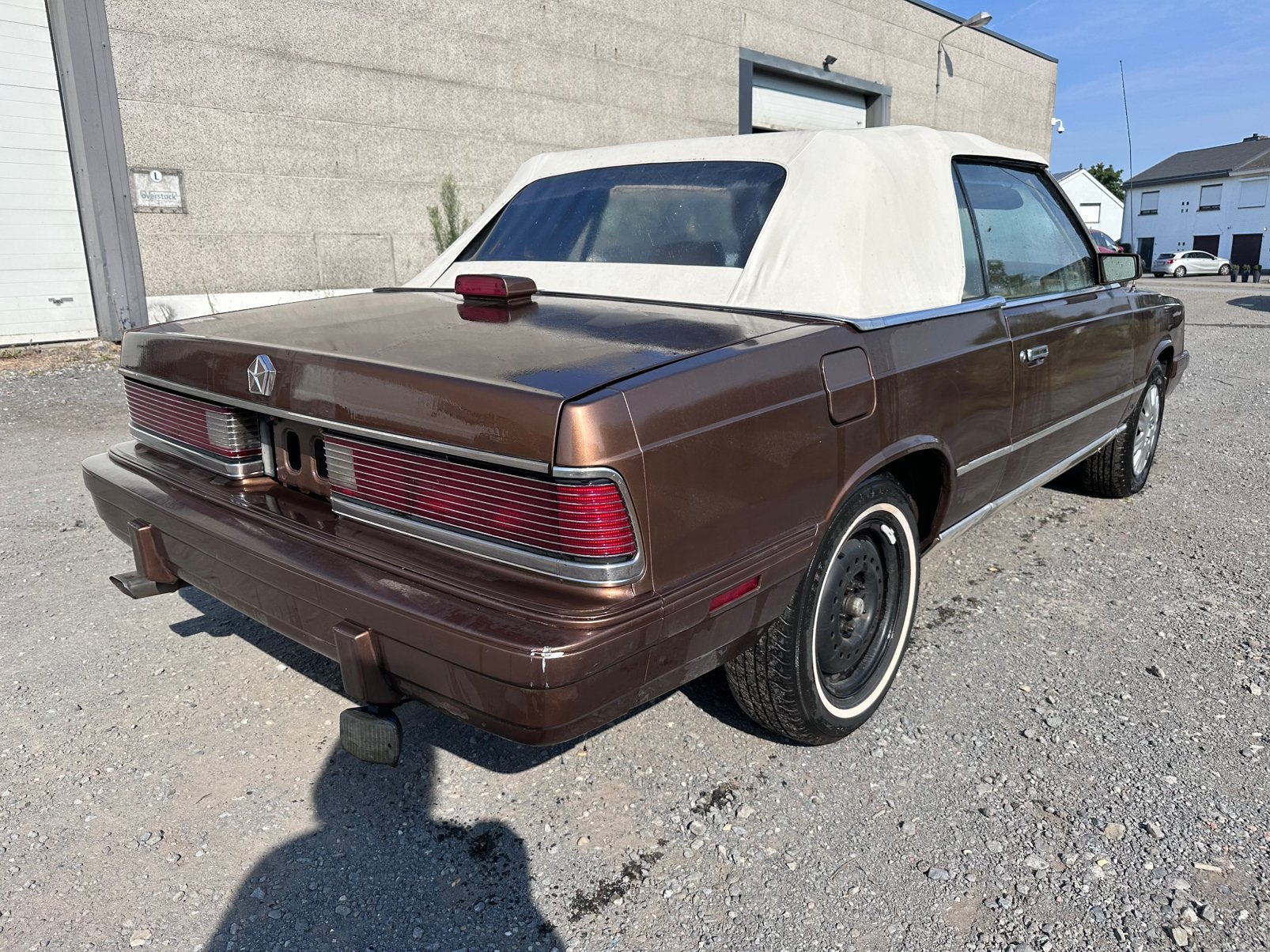 Chrysler Lebaron cabrio - 2.2 Turbo - opknapper, Automaat, 4 zetels, Achterwielaandrijving, Beige
