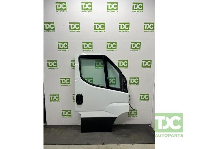 Portier 2Deurs rechts van een Iveco New Daily (IC194), Auto-onderdelen, Carrosserie, 12 maanden garantie, -, -, Nieuw