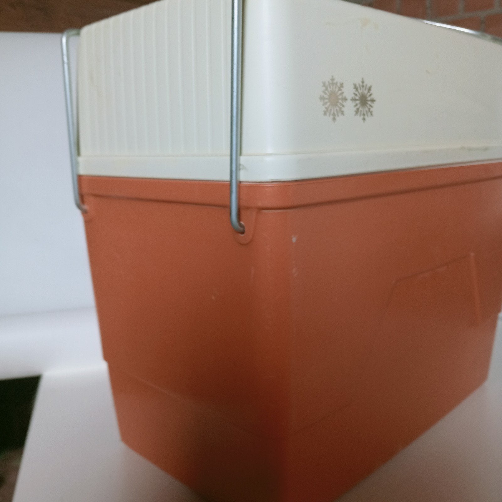 Retro vintage oranje koelboxen, Ophalen