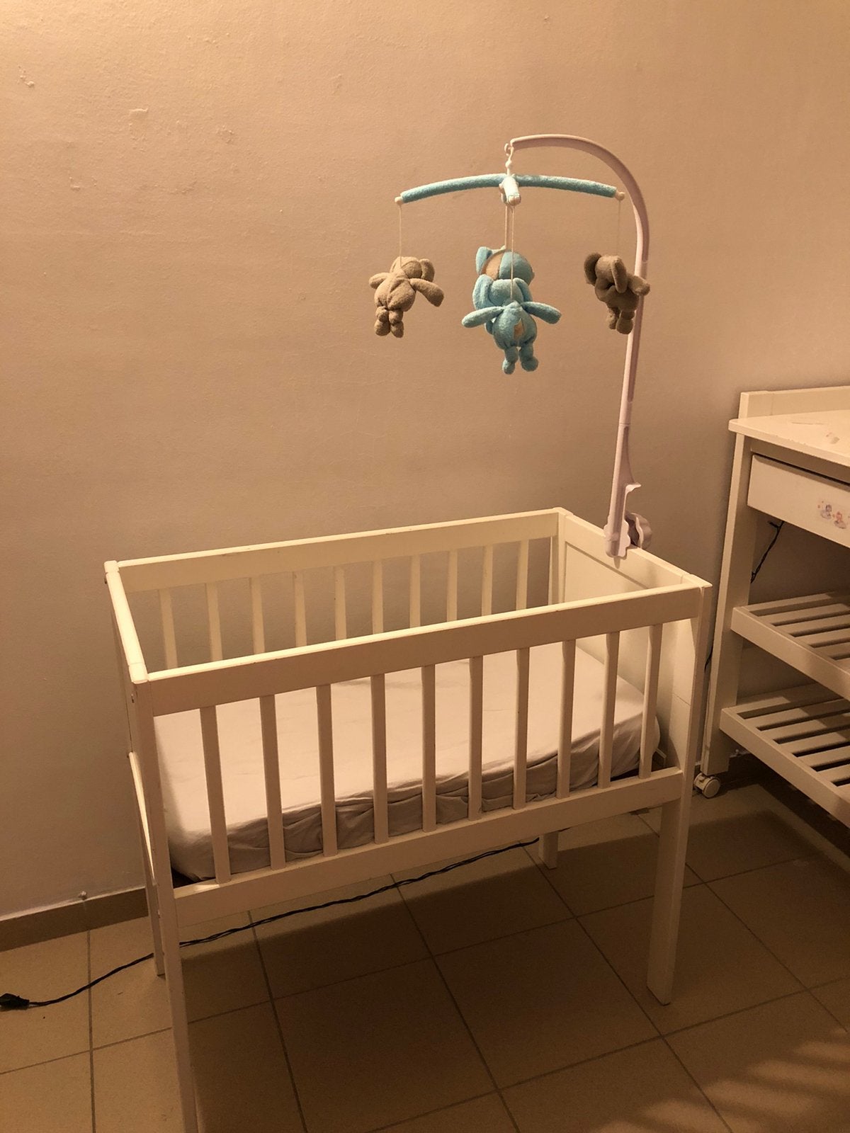 Baby bedje + schoonmaak comode, Ophalen, Zo goed als nieuw