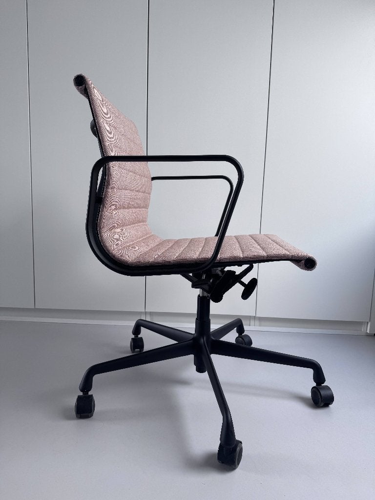 Vitra Eames EA 117 hopsak cognac/ivory, Huis en Inrichting, Ophalen, Bruin, Nieuw, Bureaustoel