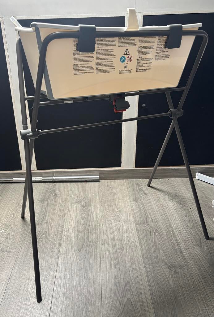 Stokke badje + staander en zitje., Kinderen en Baby's, Ophalen, Zo goed als nieuw, Badje