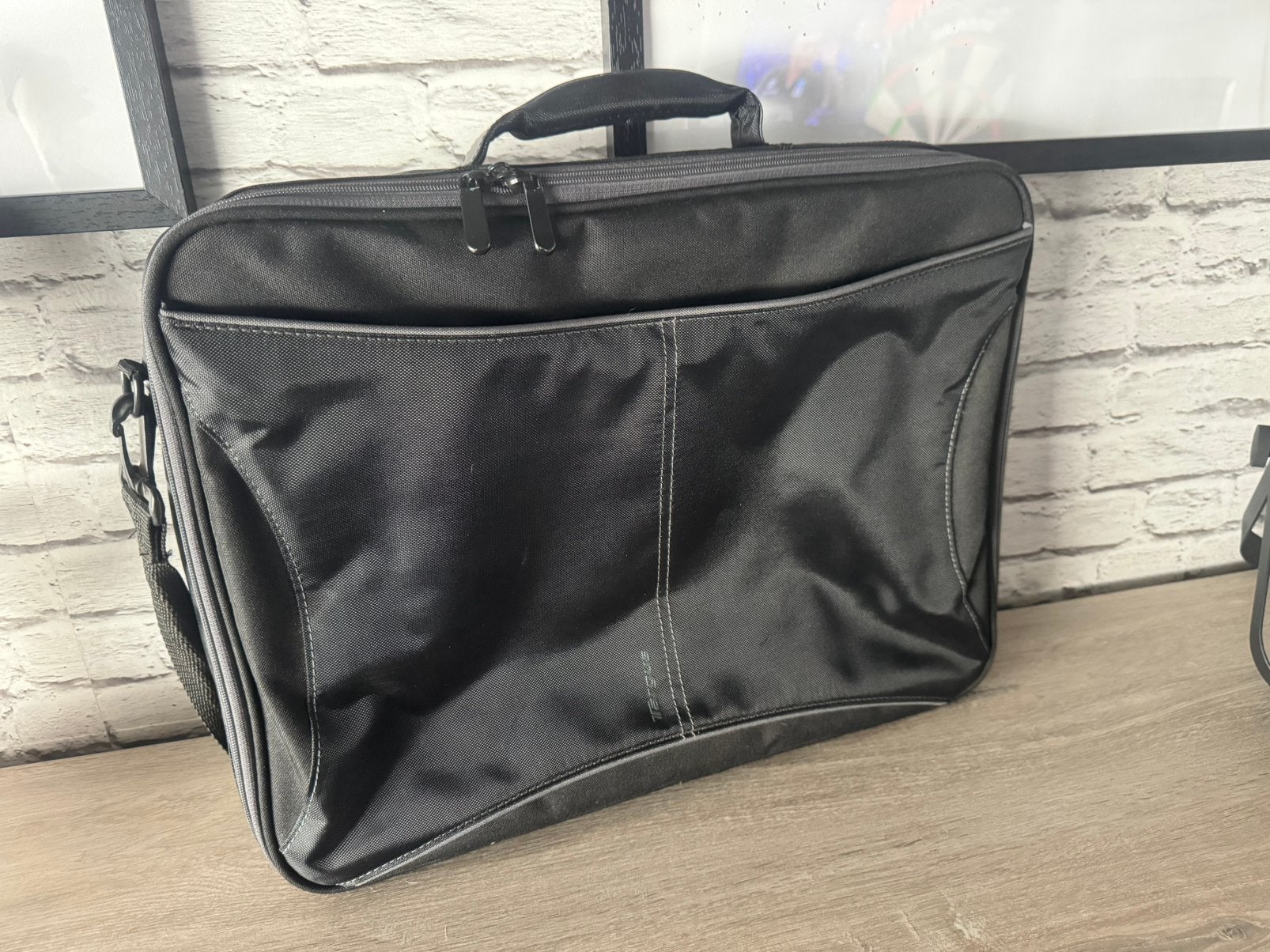 Targus laptoptas 17” schouder handtas, Informatique & Logiciels, Enlèvement ou Envoi, Noir, Comme neuf, Targus