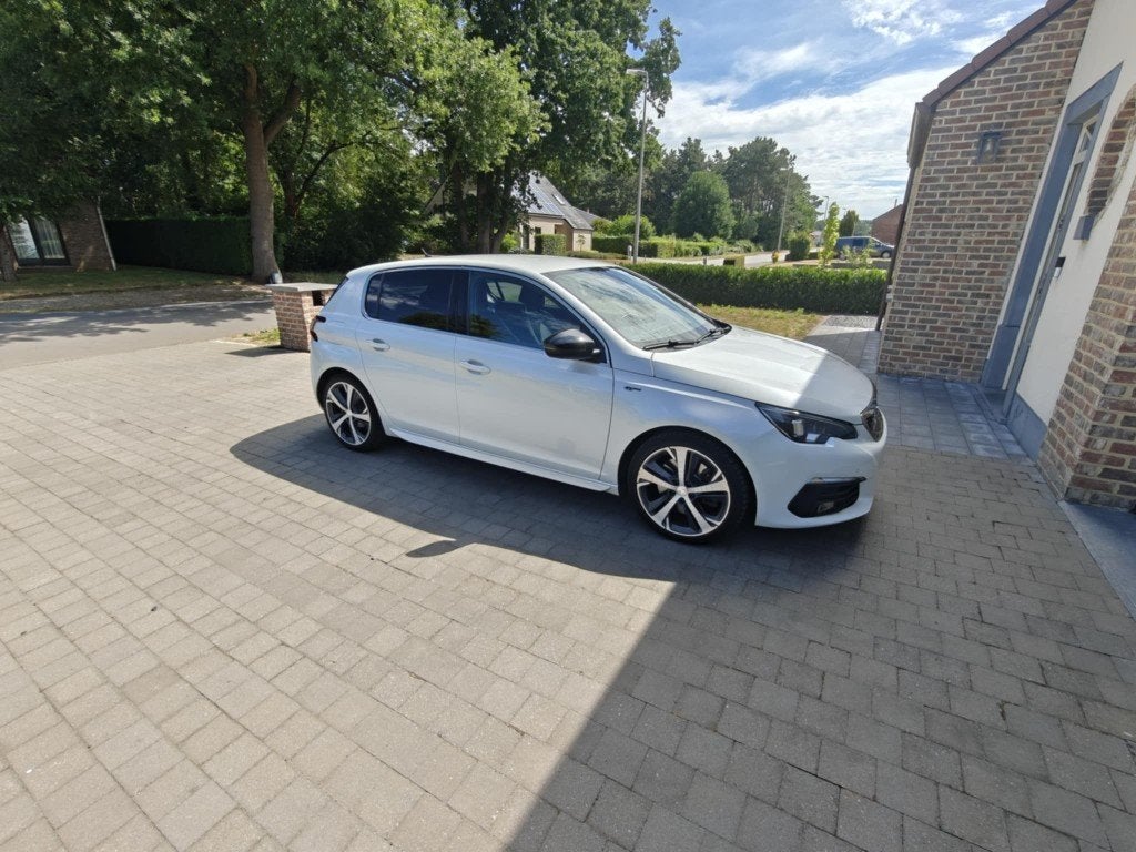 Peugeot 308 GT 225 PK – 08/2018 – 131.000 km, Autos, Peugeot, Particulier, Essence, Euro 6, 5 portes, Automatique, Blanc, Noir