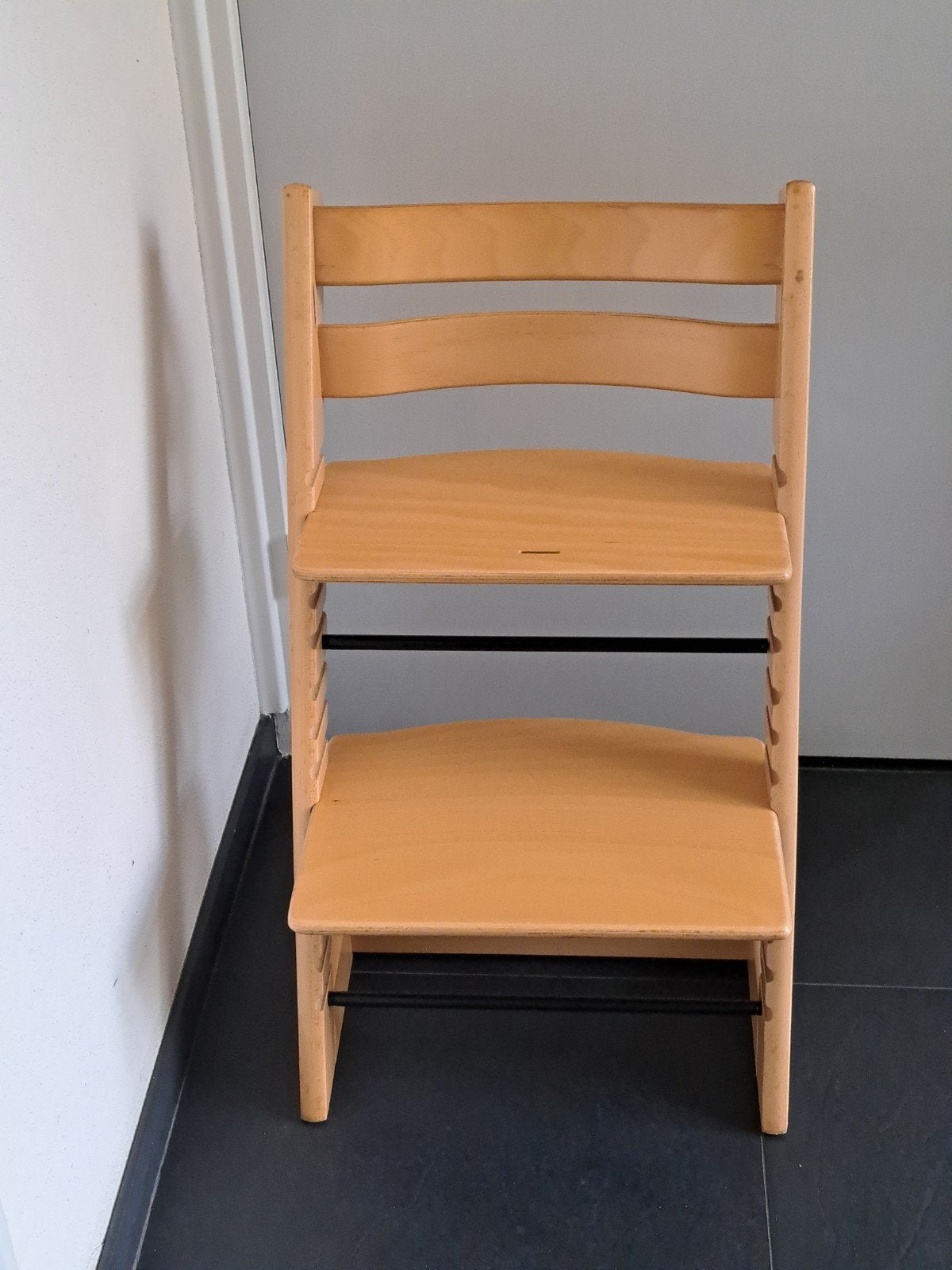 Stokke Tripp Trapp kinderstoel NIEUW MODEL in naturel kleur, Ophalen, Zo goed als nieuw, Meegroeistoel, Aanschuifbaar