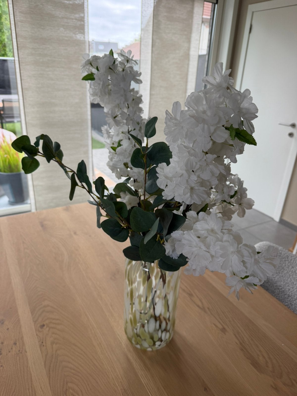 Vaas met bloemen, Ophalen, Zo goed als nieuw