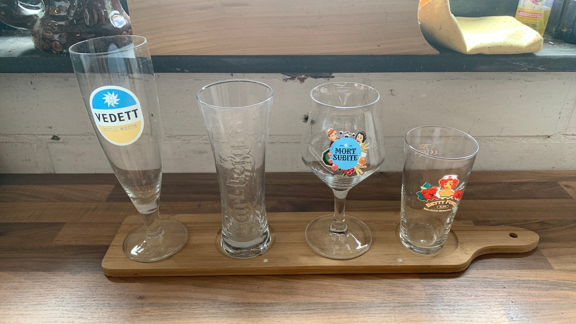 Verres à bière spéciaux UNIQUES Collection d'env 35 variétés, Collections, Verres & Petits Verres, Enlèvement ou Envoi, Comme neuf
