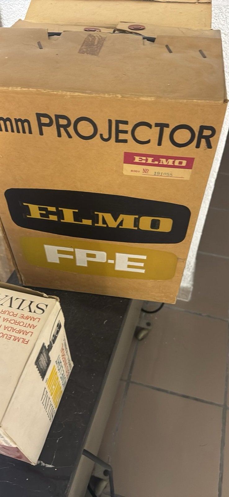 Elmo 8mm projector en toebehoren, Ophalen, Gebruikt, Met scherm