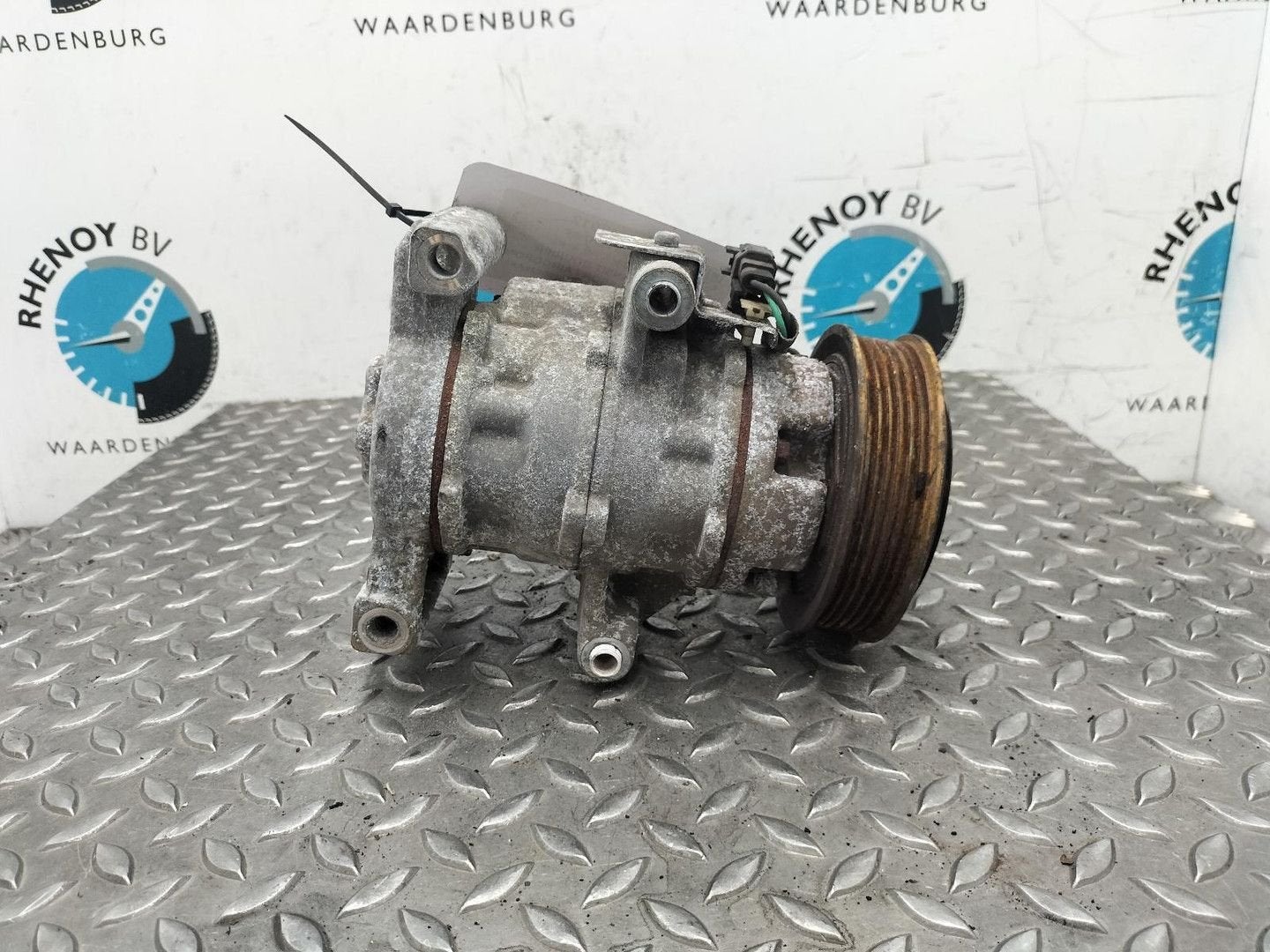 FORD TRANSIT COURIER B460 1.5 TDCI Trend  AIRCO COMPRESSOR /, Enlèvement ou Envoi, Utilisé, ARN reconnu