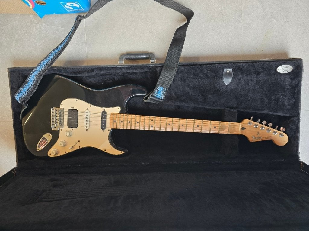 Fender Stratocaster HSS Made in Mexico (2000/2001) + koffer, Musique & Instruments, Enlèvement, Utilisé, Solid body, Fender