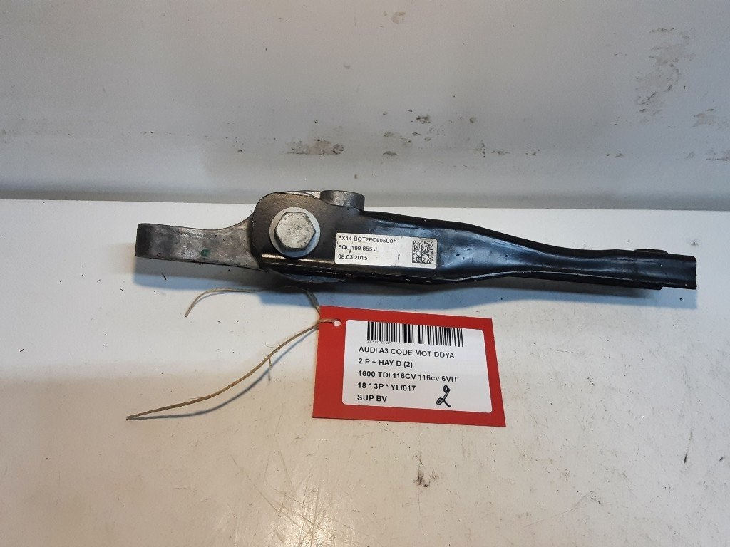 SUPPORT BOITE DE VITESSES Audi A3 (8V1 / 8VK) (5Q0199855J), Mevr. I. Hauben, Audi, Utilisé, Rue de l'Espoir 34 34
4030  GRIVEGNÉE, BE