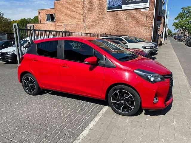Toyota Yaris 1.33i VVT-i  NAVI CRUISE ALU CAMERA, Auto's, Toyota, Euro 5, Zwart, 1329 cc, https://public.car-pass.be/vhr/633d66e5-d3cd-4aae-af86-5f363f644bc9