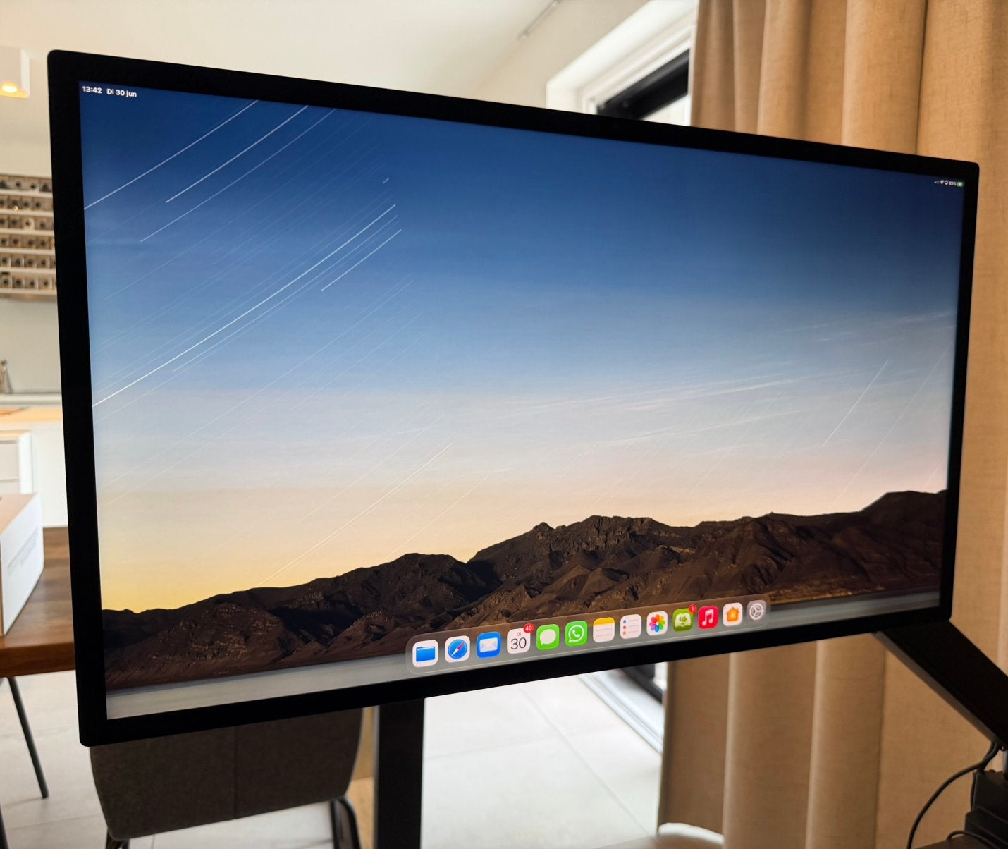 Apple Studio Display 5K - vesa mount - perfecte staat, Ophalen of Verzenden, Zo goed als nieuw