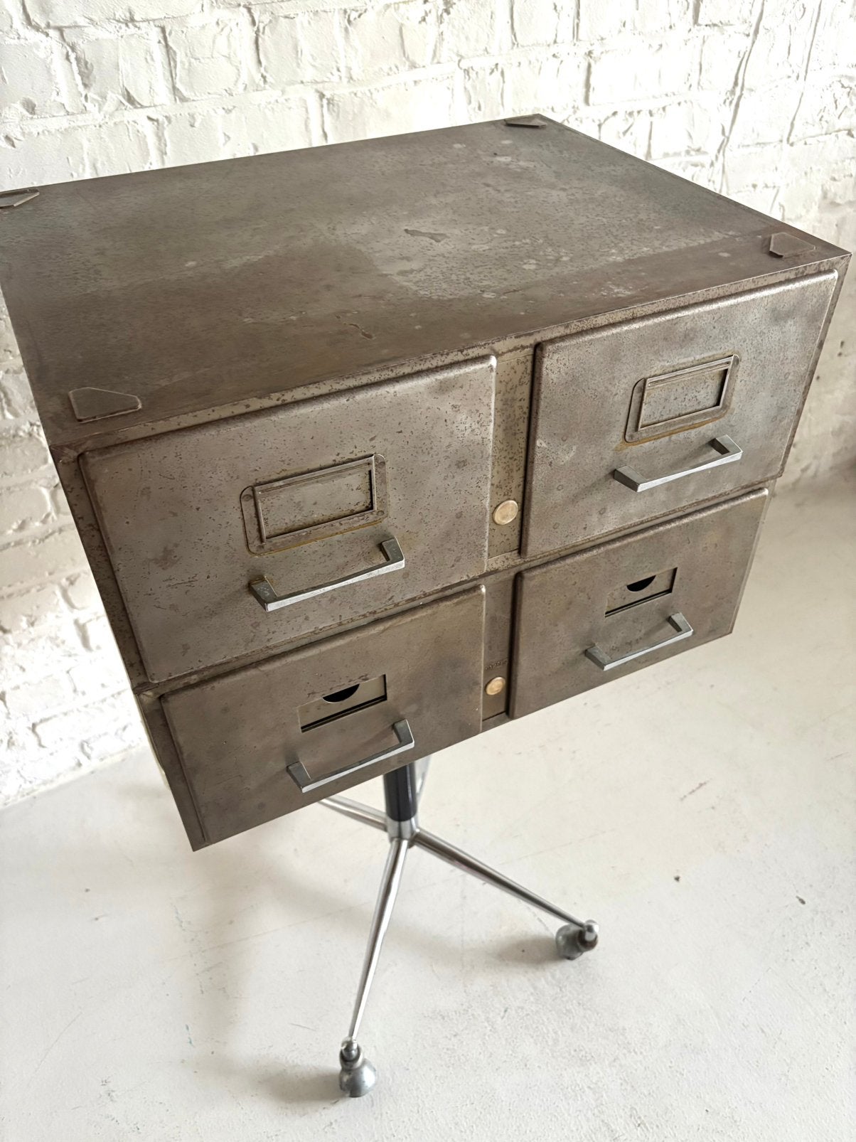 2 x casier metal décapé Flambo meuble industriel vintage 60s, Enlèvement