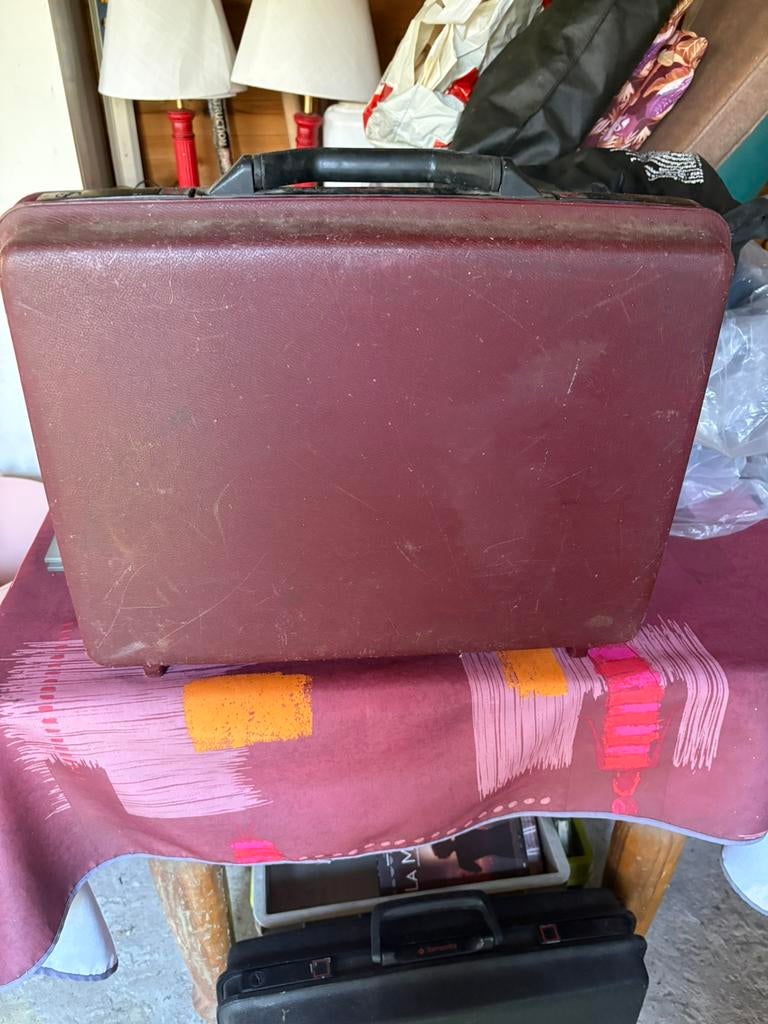 Samsonite, Enlèvement ou Envoi