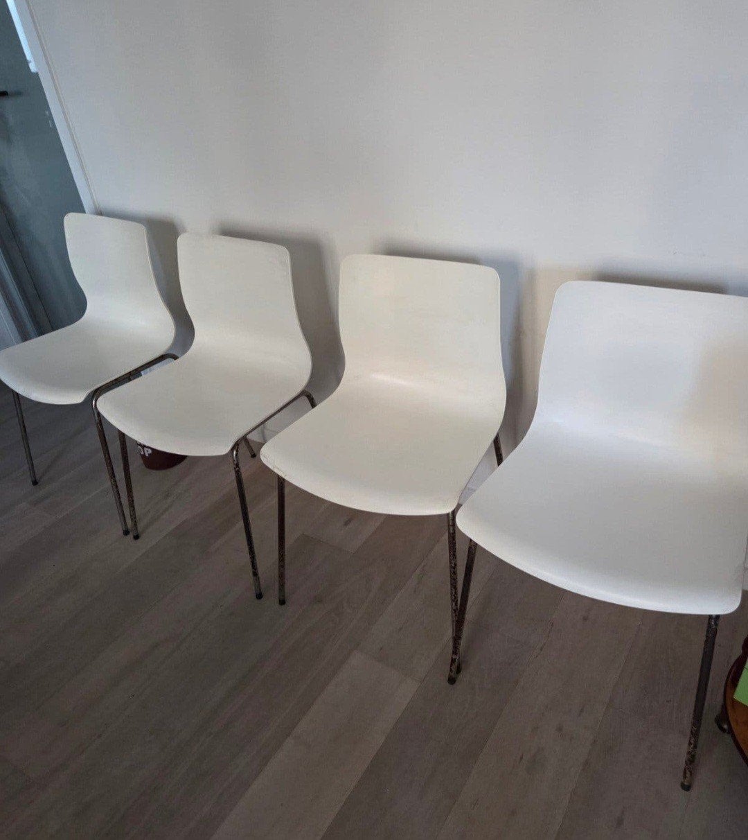 4 design eetkamer stoelen moeten opgefrist worden ( roest ), Ophalen