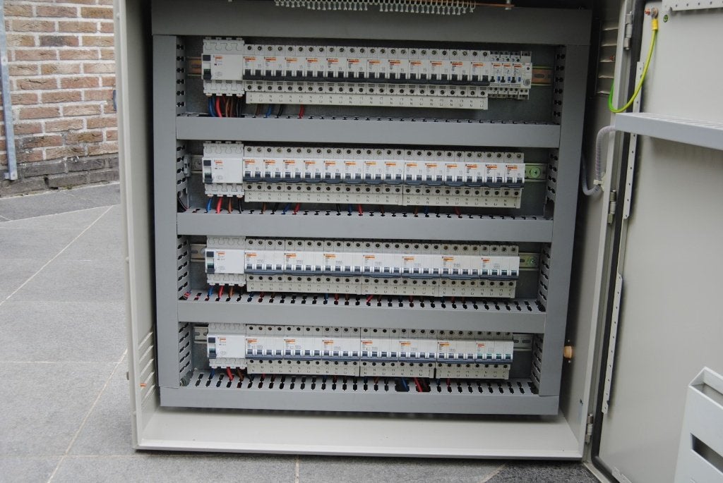 Metalen zekeringkast / schakelkast 80 cm x 80 cm. 3x 400+N, Doe-het-zelf en Bouw, Ophalen, Gebruikt