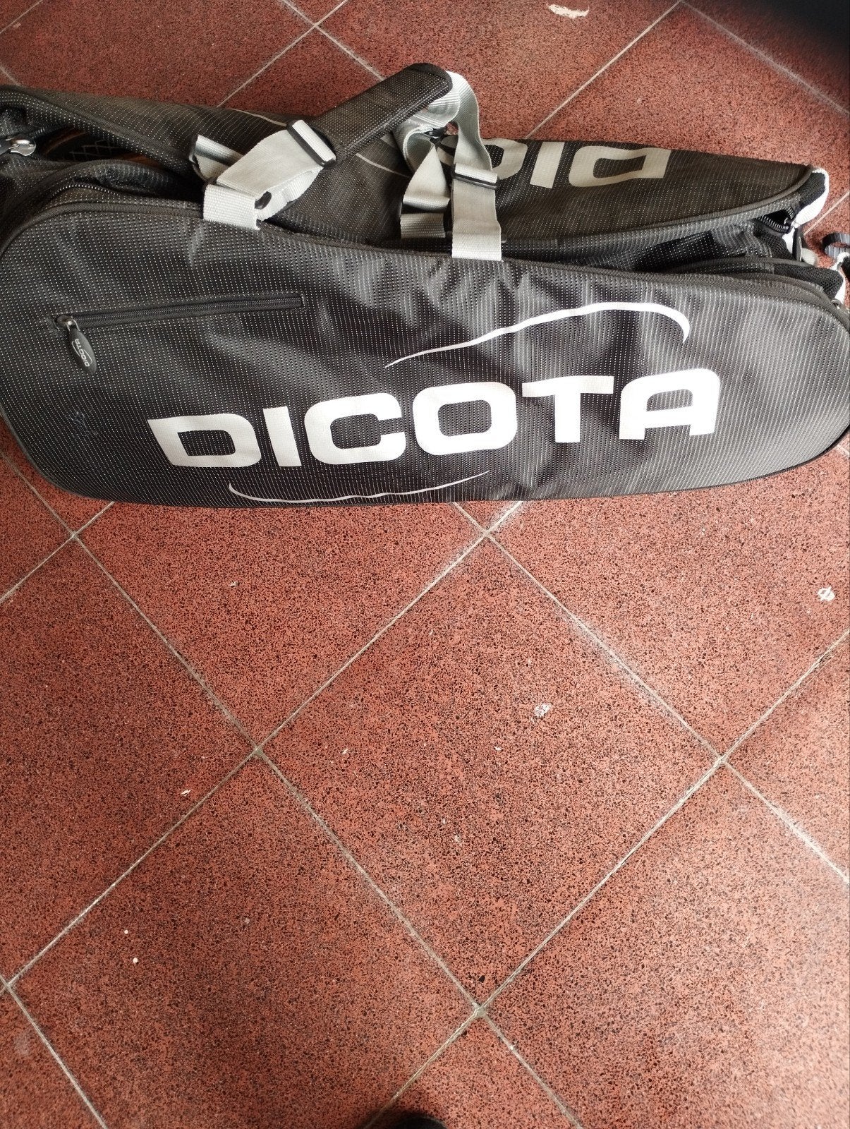 Sac de sport Dicota en bon état, Enlèvement