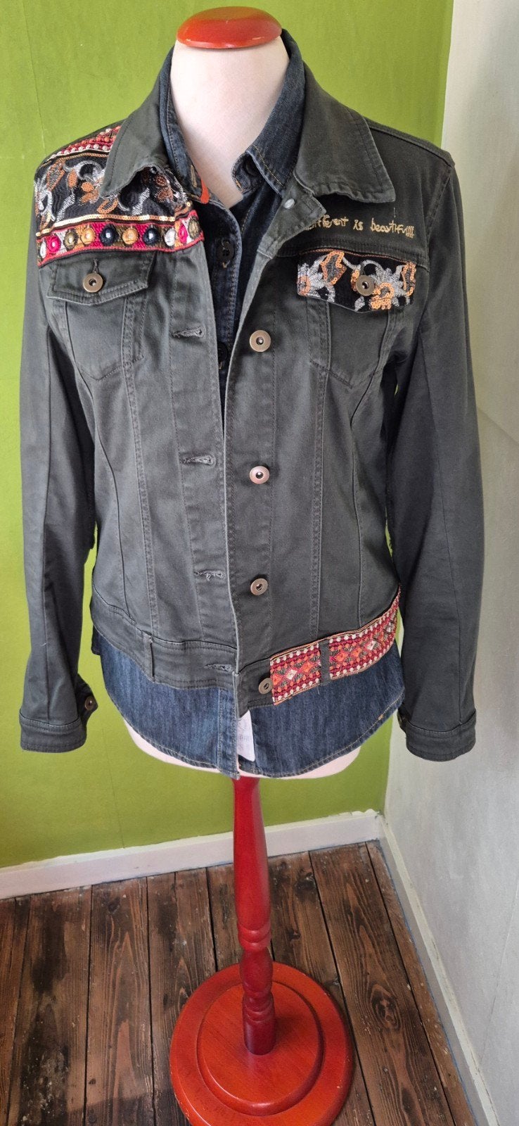 veste brodée verte Desigual 38, Enlèvement ou Envoi, Taille 38/40 (M), Vert, Manteau