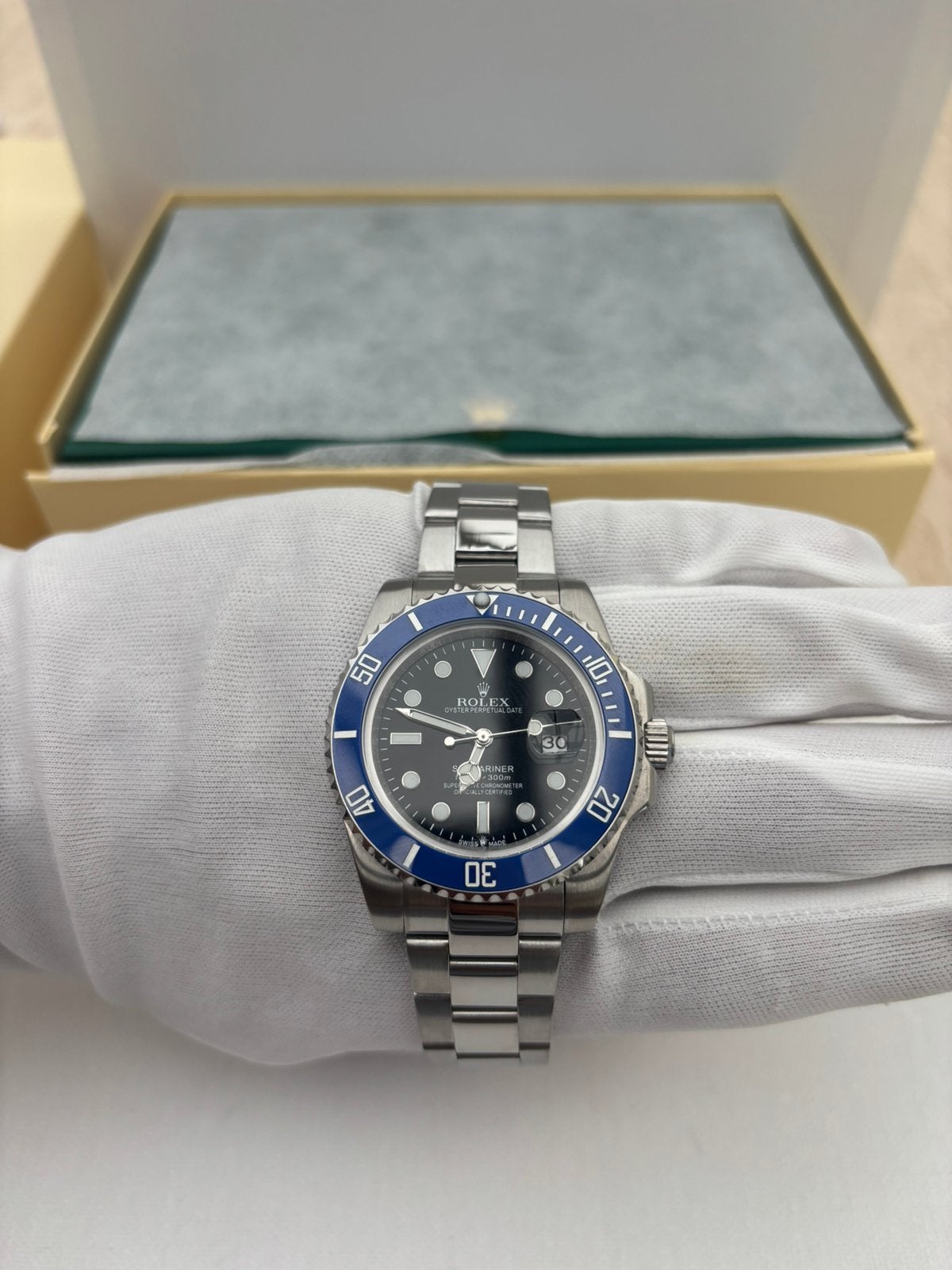 ROLEX SUBMARINER DATE — ICONIC TIMEPIECE, Rolex, Enlèvement ou Envoi, Acier, Acier