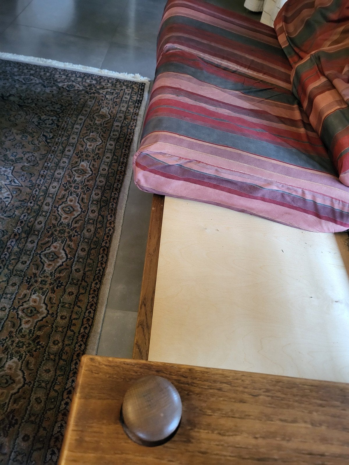 Eiken fauteuil gratis mee te nemen. (Lennik), Enlèvement