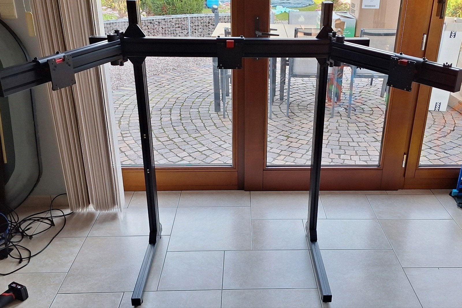 aluminium triple screen support simracing, Consoles de jeu & Jeux vidéo, Jeux | PC, Enlèvement, Comme neuf