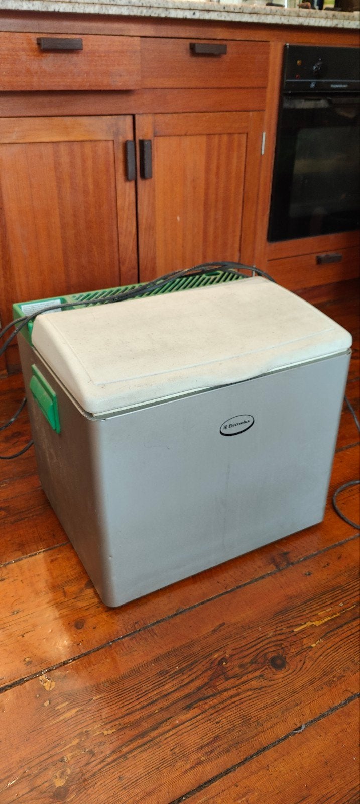 lpg, 240V en 12V Electrolux frigobox, Caravanes & Camping, Glacières, Enlèvement, Utilisé, Glacières