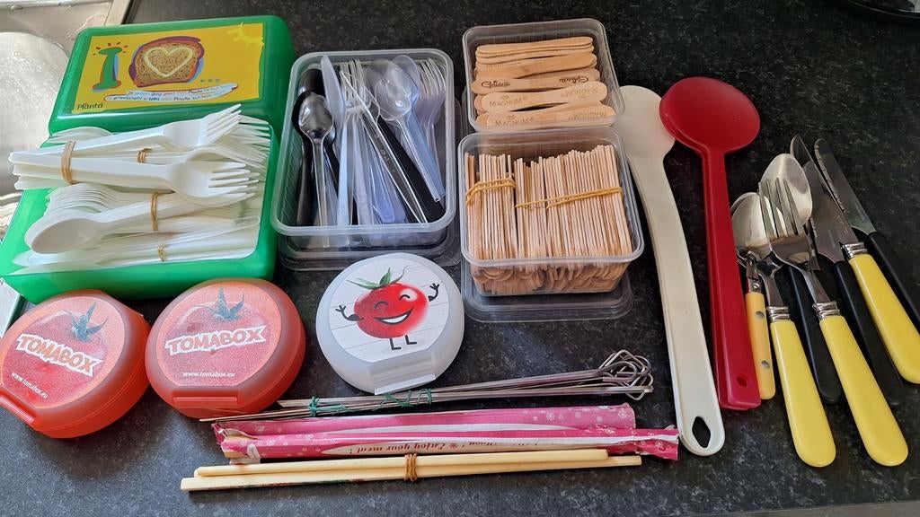 Allerlei attributen opruiming 2€, Hobby en Vrije tijd, Picknickmanden, Ophalen of Verzenden