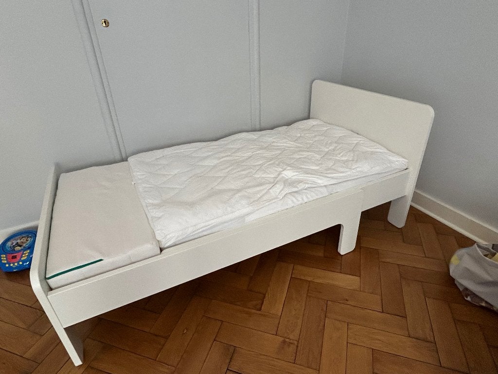 Lit extensible IKEA slakt, Enfants & Bébés, Chambre d'enfant | Lits, Comme neuf, 160 à 180 cm, 70 à 85 cm, Sommier à lattes, Matelas