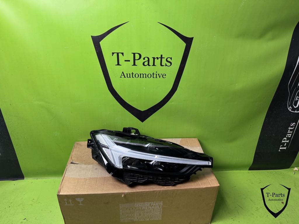 volvo XC60 koplamp rechts lamp 32404706, Auto-onderdelen, Gebruikt, Gunnar Engellaus vag 8
405 31  Gothenburg, SE, Info@volvocars.com