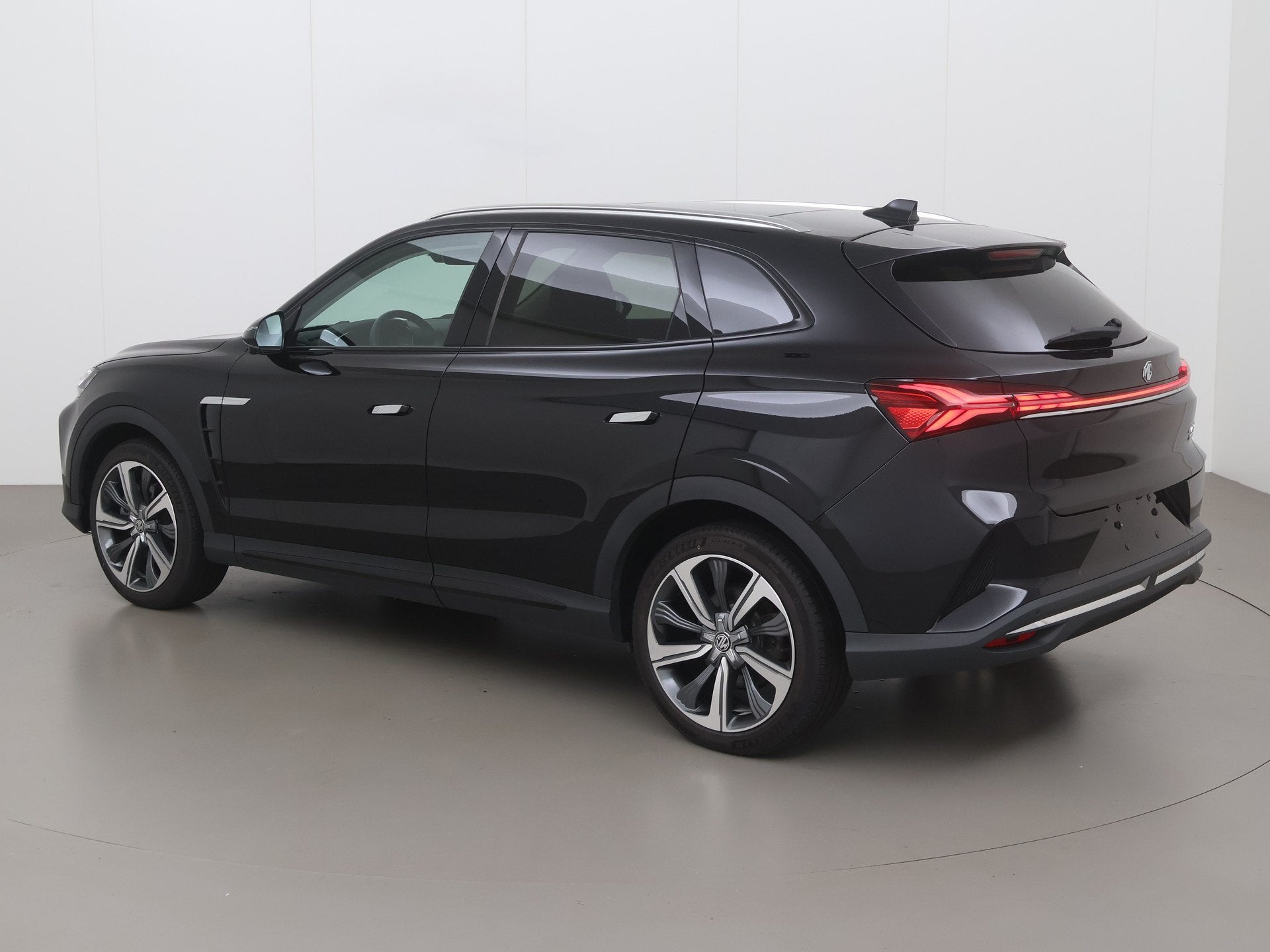 MG E-Marvel R 70 kwh luxury awd 180 AT, Automaat, Overige modellen, Lederen bekleding, Zwart