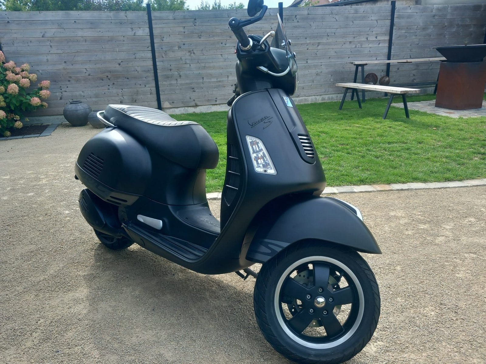 Vespa gts super sport