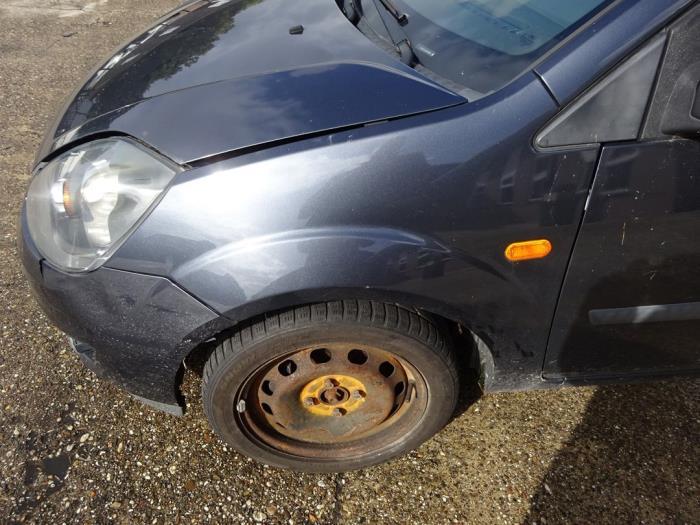 Scherm links-voor van een Ford Fiesta (SEA GREY), Gebruikt, -, -, Ophalen of Verzenden