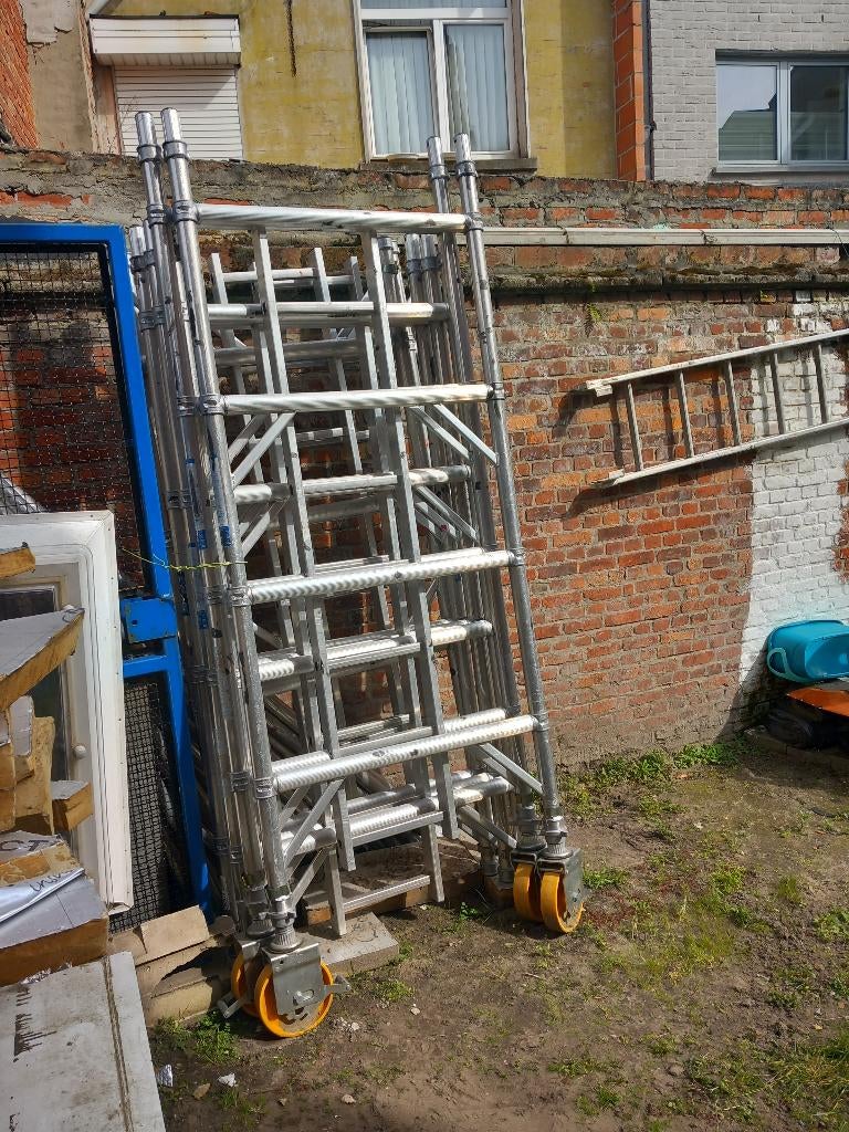 Aluminium steiger  8m hoog, Doe-het-zelf en Bouw, Ophalen, Zo goed als nieuw, Overige typen, 5 meter of hoger