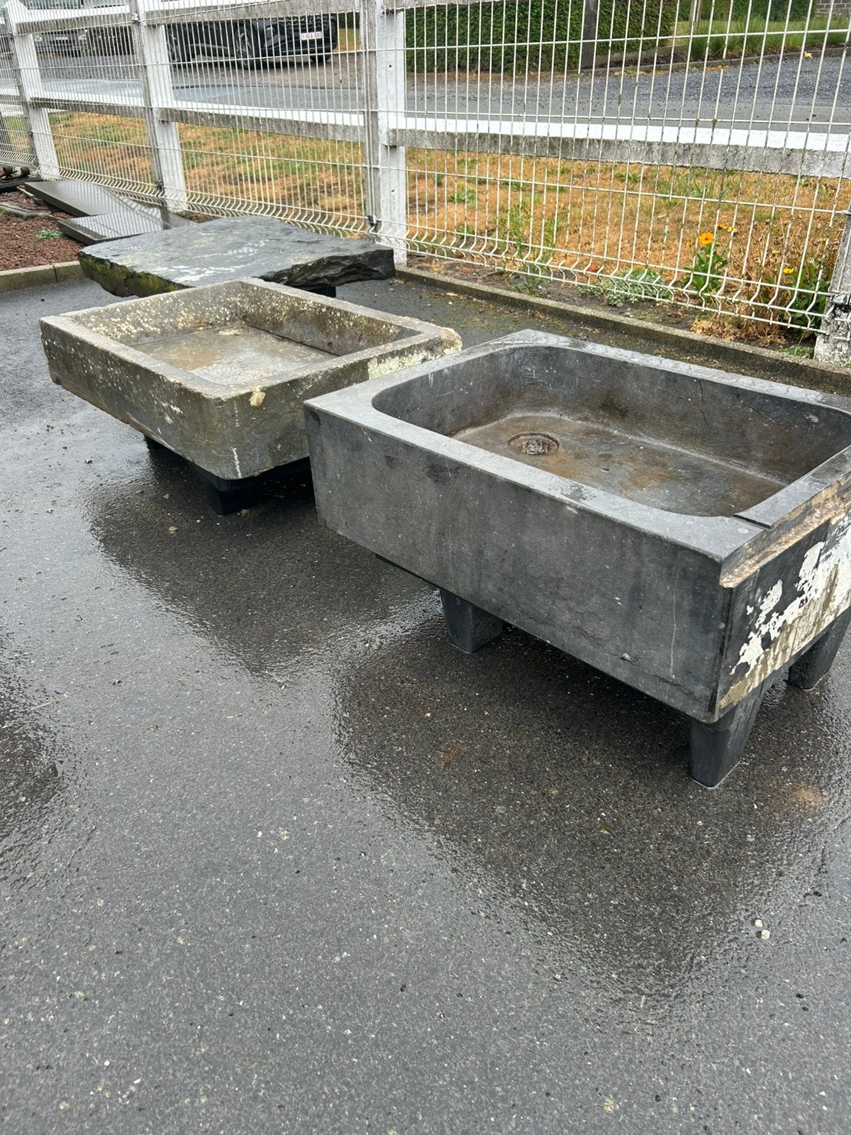 2 mooie oude arduinen wasbakken of gootsteen, Doe-het-zelf en Bouw, Ophalen, Gebruikt, Steen, Wastafel