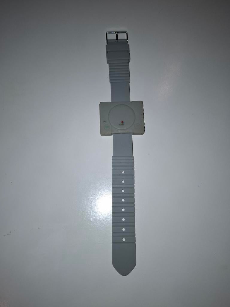 Playstation 1 : horloge, Games en Spelcomputers, Verzenden, Zo goed als nieuw