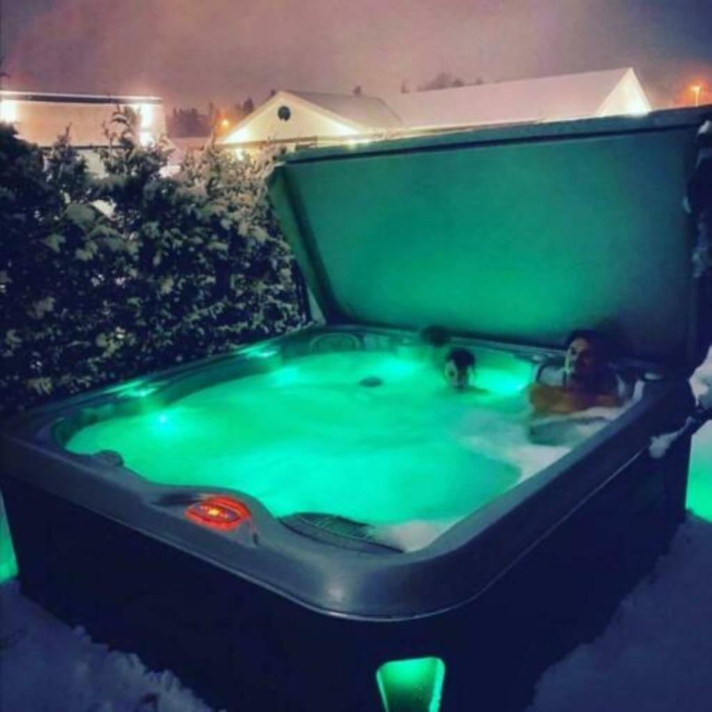 Nieuw💥korting van €3795💥5-persoons jacuzzi 60jets  3pompen, Tuin en Terras, Ophalen of Verzenden, Nieuw, 2 zitplaatsen