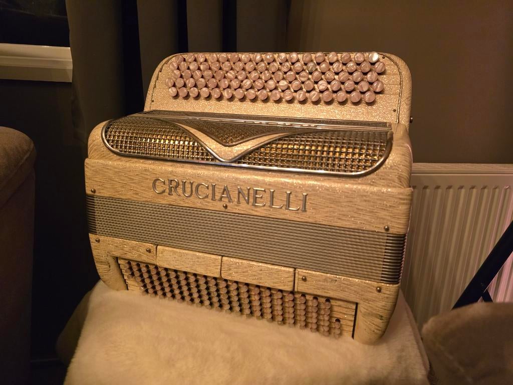 Accordeon klein model do3, Ophalen
