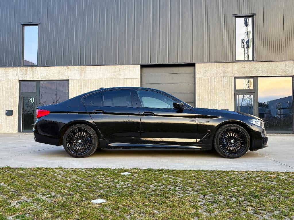 BMW 530e Mpack PHEV   Midnight black with Cognac glow, Auto's, Automaat, Achterwielaandrijving, 218 kW, Euro 6