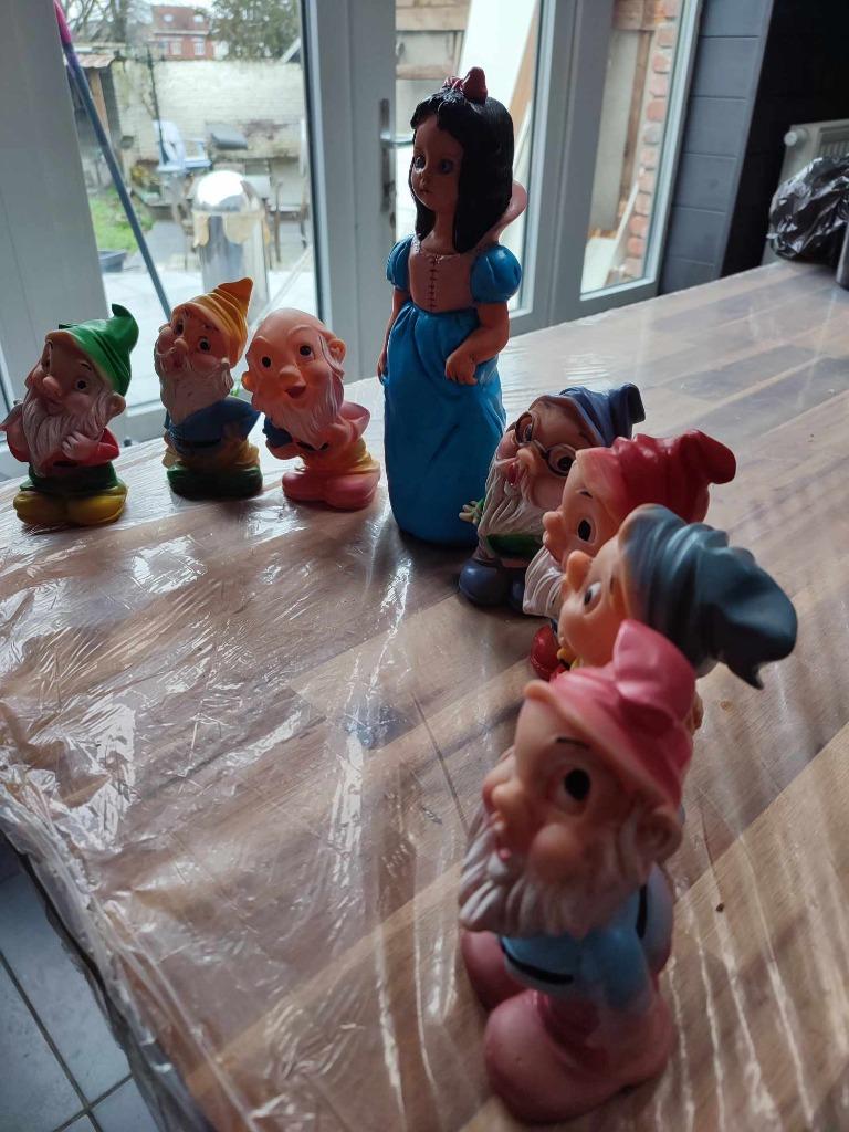 A vendre blanche neige et les 7 nains années 60, Enlèvement ou Envoi, Blanche-Neige ou Belle au Bois Dormant, Utilisé, Autres types