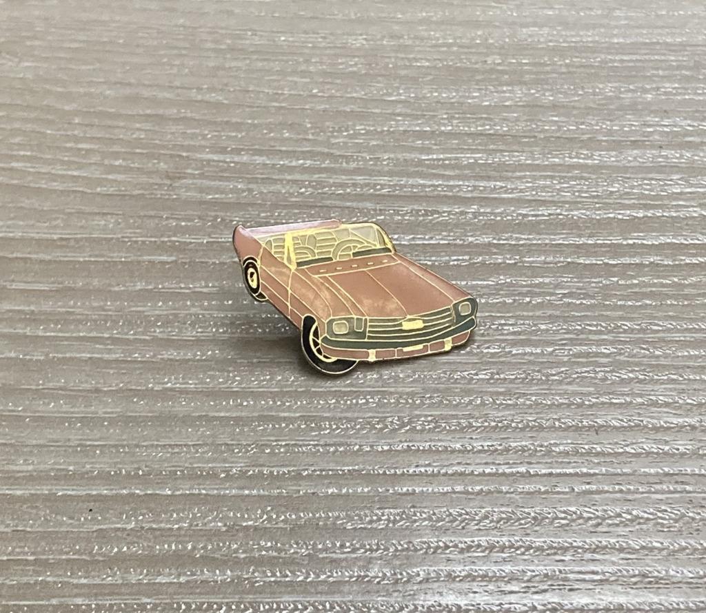 PIN - CADILLAC - AUTO - VOITURE, Verzenden, Gebruikt, Transport, Speldje of Pin