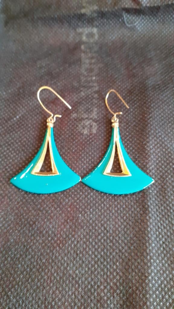Paire de boucle pour oreilles percées triangulaire, Handtassen en Accessoires, Oorbellen, Ophalen of Verzenden, Zo goed als nieuw