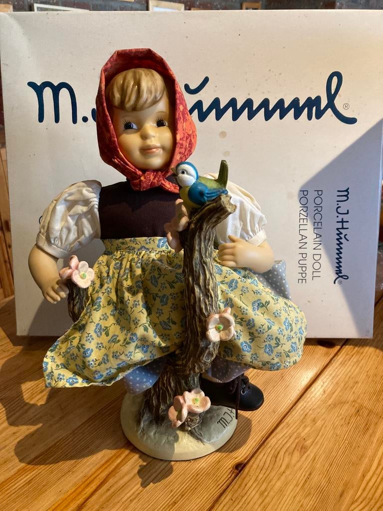 Poupée en porcelaine M.I. Hummel, pommier, fille/frühling, Enlèvement ou Envoi, Comme neuf, Hummel